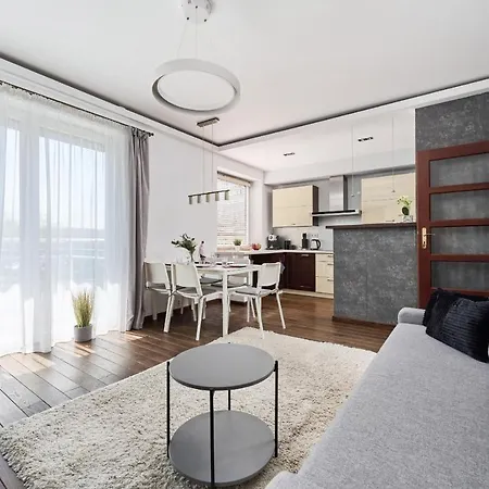 Family With Parking Inowroclawska By Renters דירה