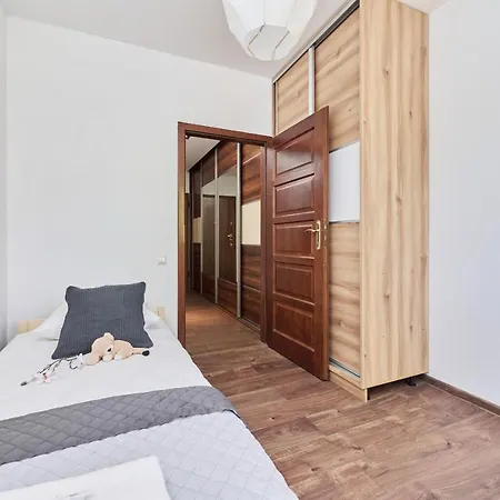 Family With Parking Inowroclawska By Renters Apartament